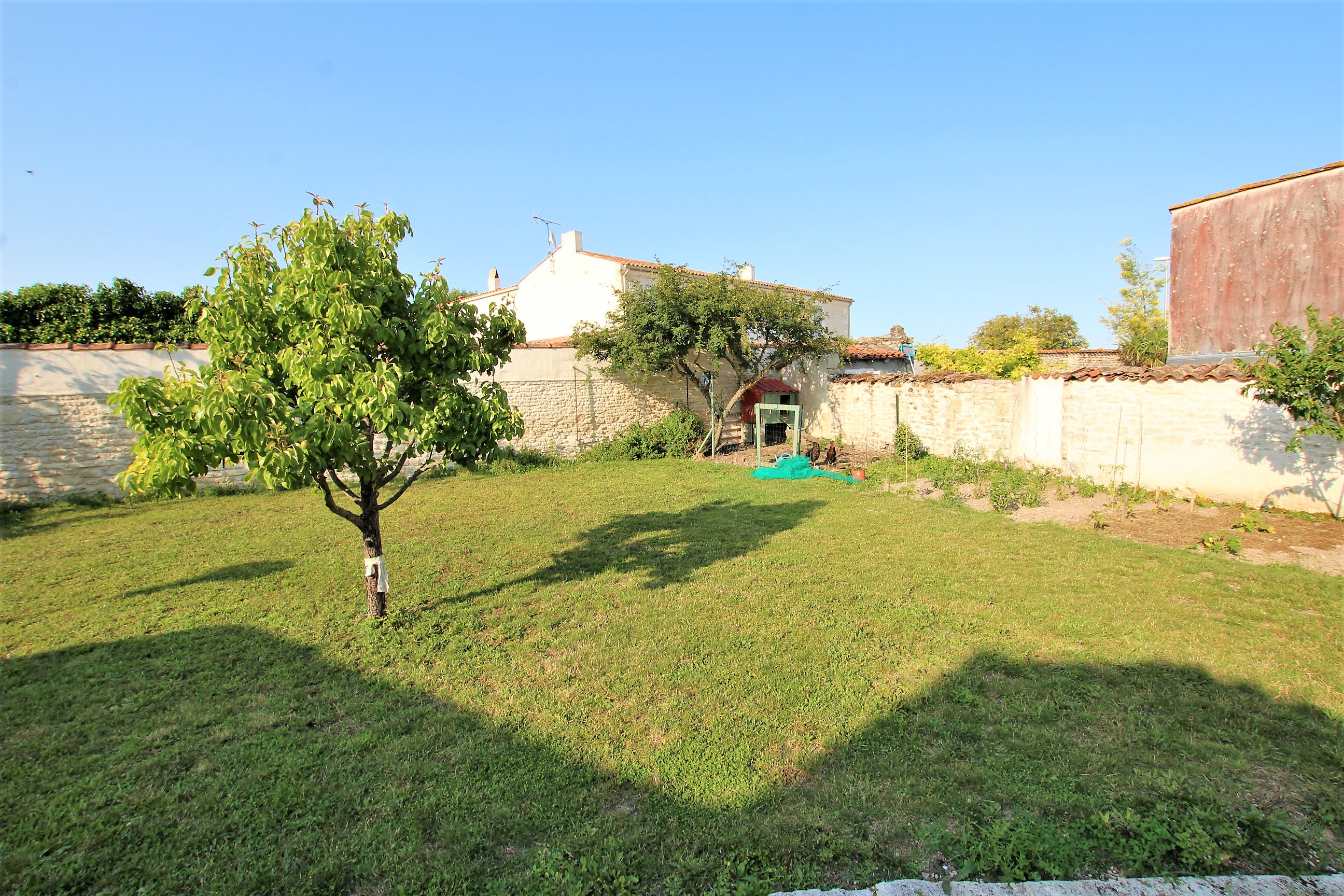 Qovop Immobilier | Achat Terrain 380 m² - 17220 LA JARRIE