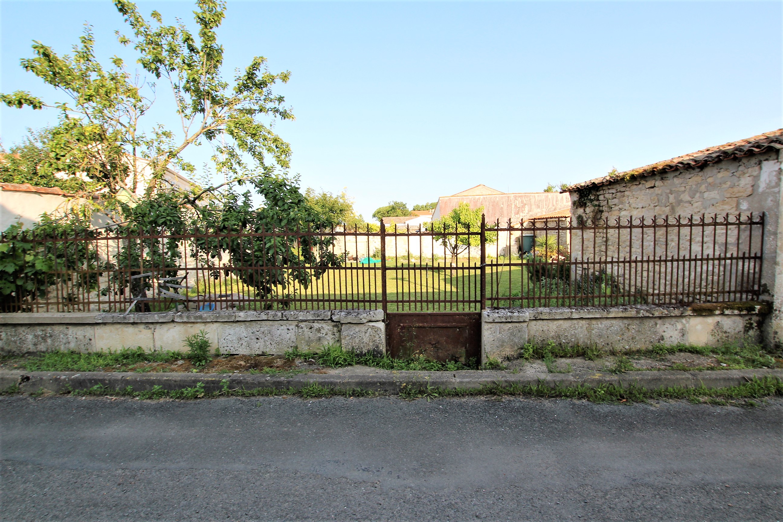 Qovop Immobilier | Achat Terrain 380 m² - 17220 LA JARRIE