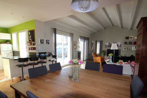 Achat Maison - 17540 Bouhet : Plain pied contemporain avec piscine | Qovop Immobilier
