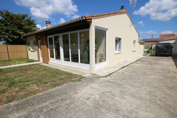 Achat Maison - 17300 Rochefort : Lumineux plain-pied fraîchement rénové | Qovop Immobilier