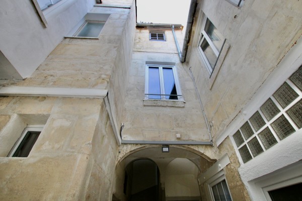 Achat Appartement - 17300 Rochefort : Spécial investisseur - Studio en plein centre historique | Qovop Immobilier