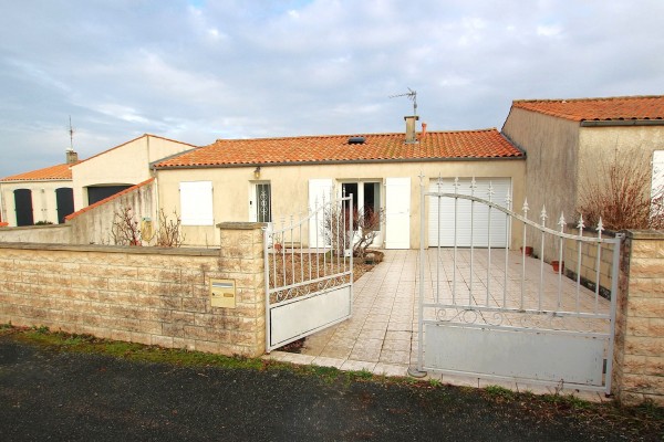 Achat Maison - 17220 Saint Rogatien : Maison de plain-pied | Qovop Immobilier