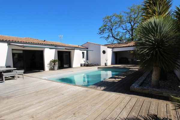 Achat Maison - 17000 La Rochelle : Maison contemporaine avec piscine | Qovop Immobilier