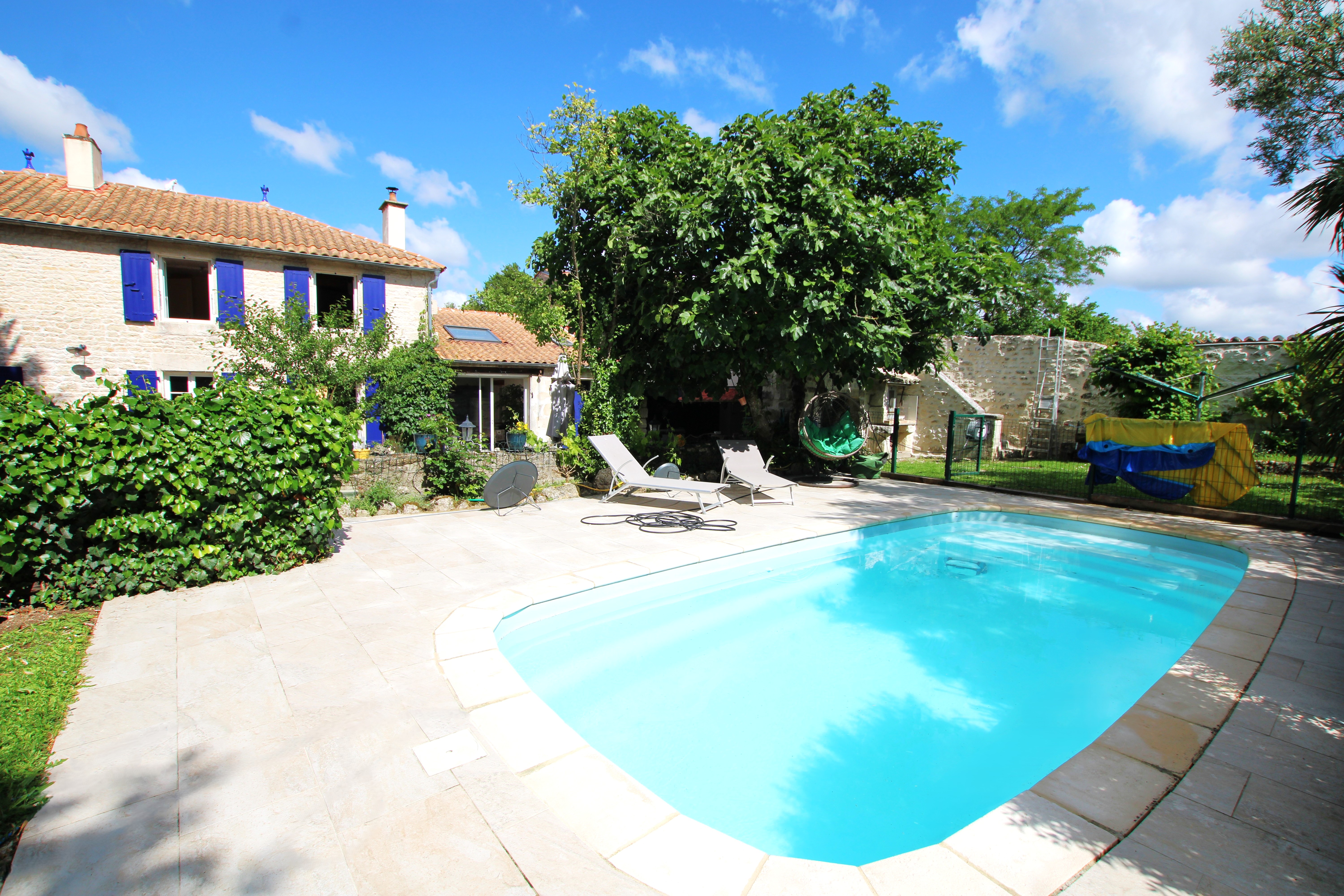 Qovop Immobilier | Achat Maison & Appartement 220 m² - 17290 Le Thou
